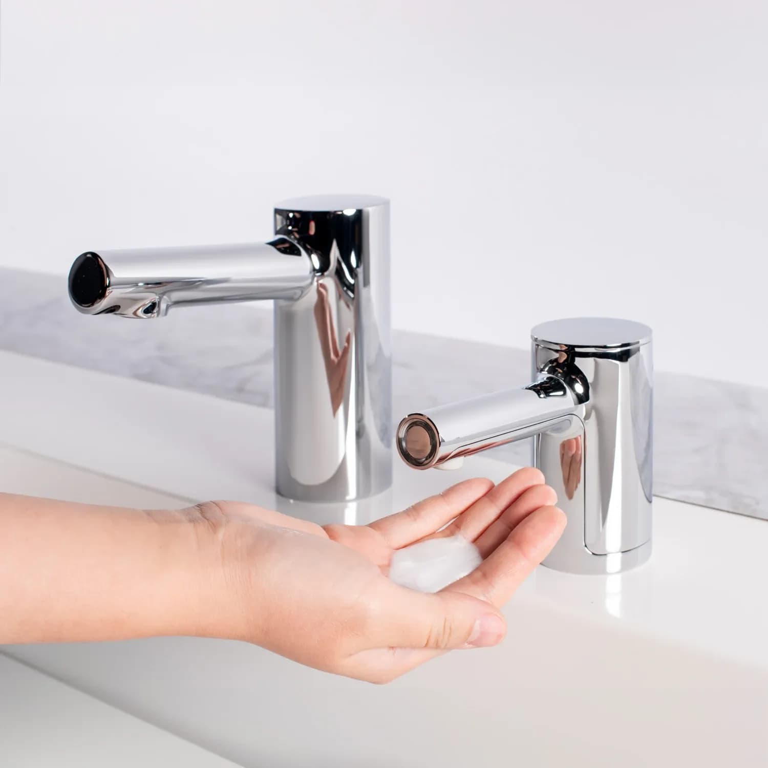 Counter-Mounted Automatic Fino Collection Top-Fill Liquid Soap Dispenser — B-998