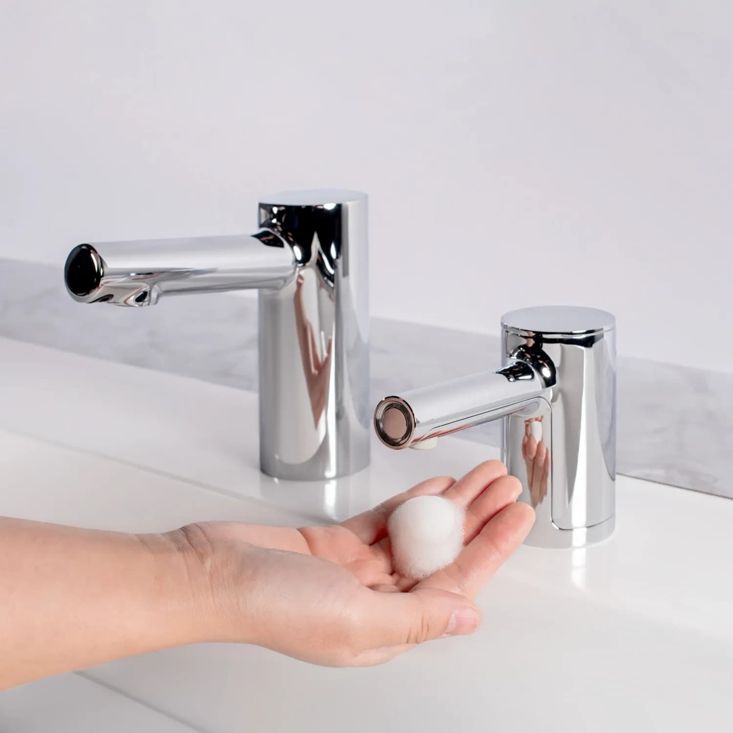 Counter-Mounted Automatic Fino Collection Top-Fill Foam Soap Dispenser — B-908