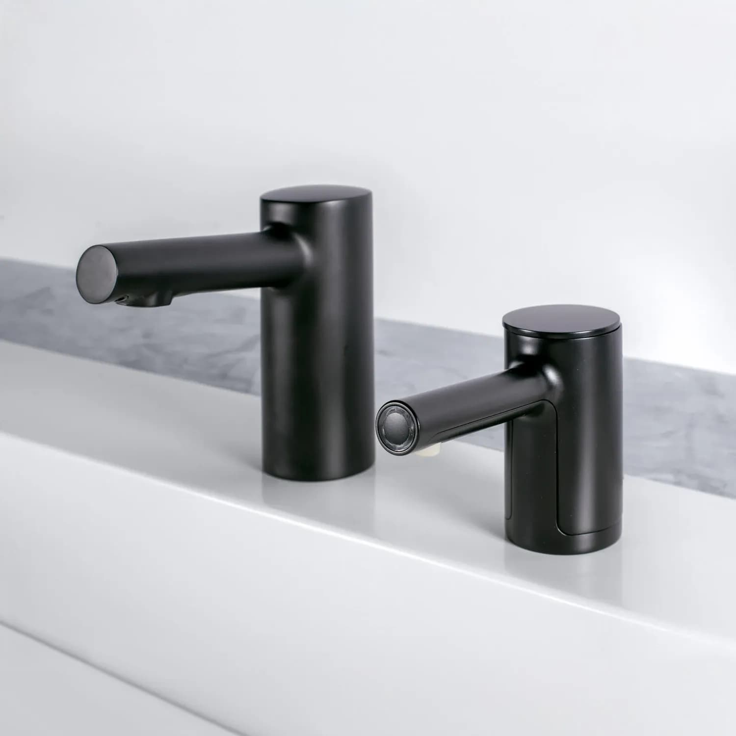 Counter-Mounted Automatic Fino Collection Top-Fill Foam Soap Dispenser — B-902
