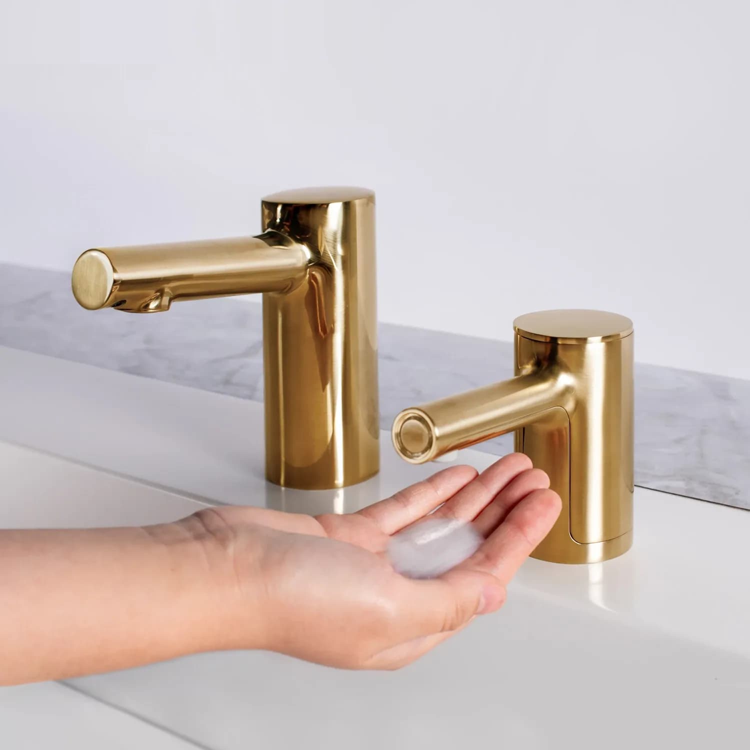 Counter-Mounted Automatic Fino Collection Top-Fill Liquid Soap Dispenser — B-990