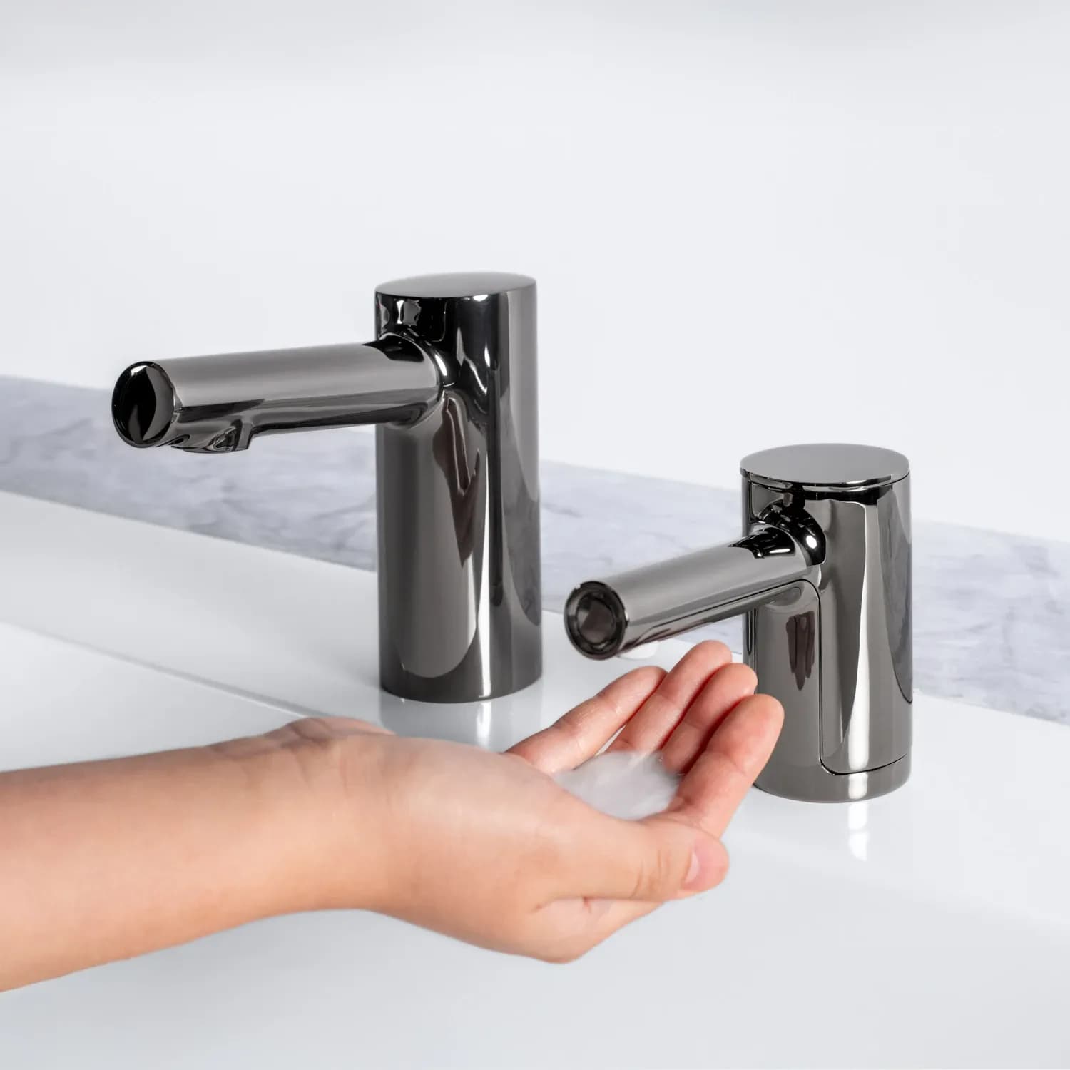 Counter-Mounted Automatic Fino Collection Top-Fill Liquid Soap Dispenser — B-991