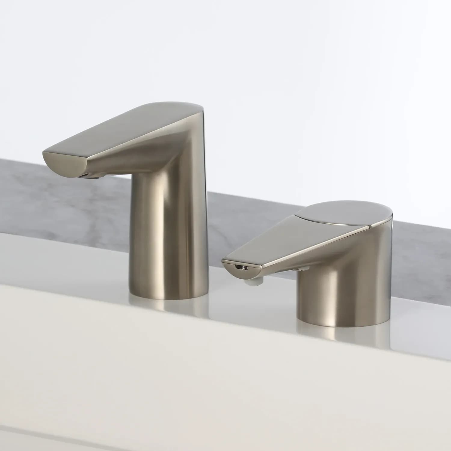 Counter-Mounted Automatic Designer Series Faucet — B-8895