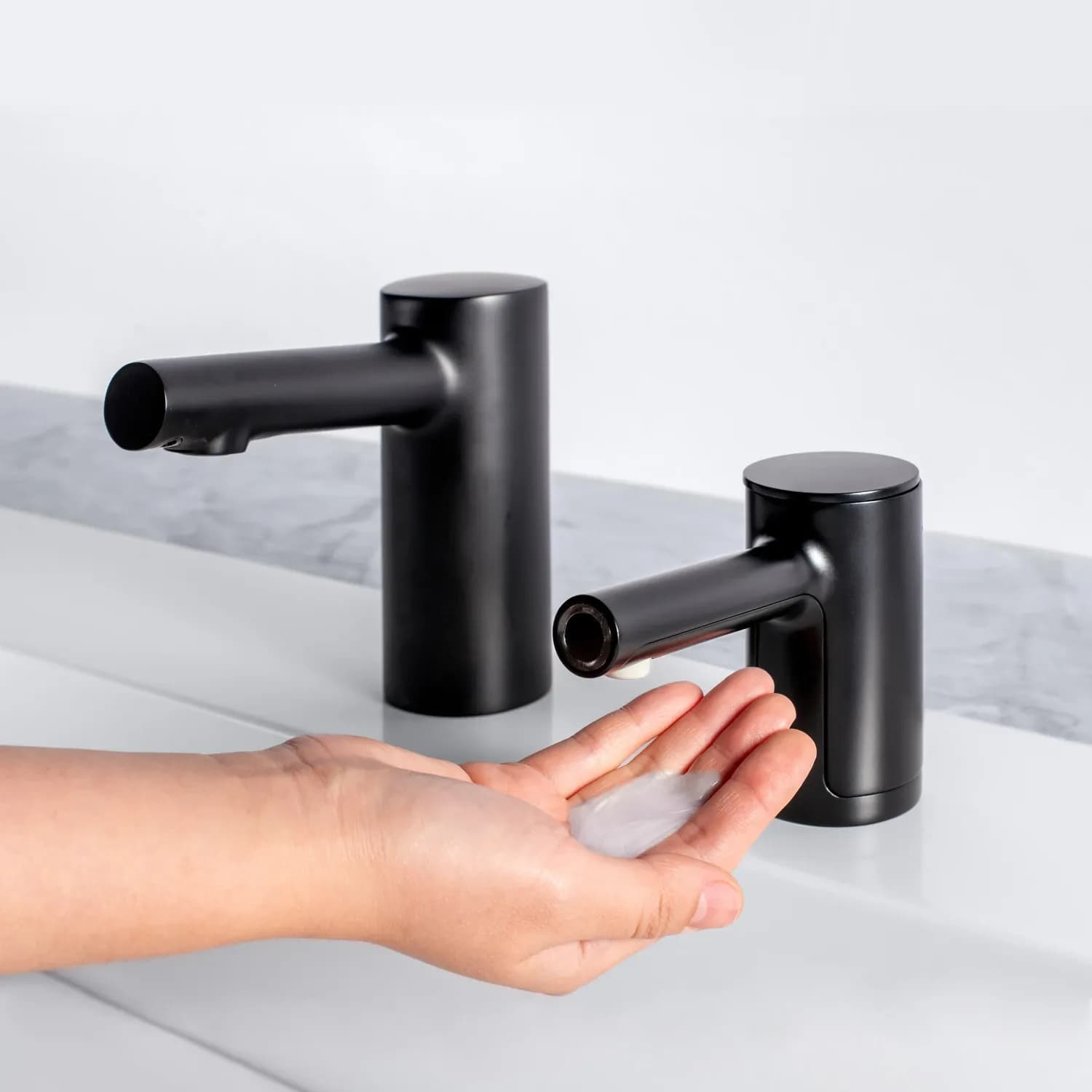 Counter-Mounted Automatic Fino Collection Top-Fill Liquid Soap Dispenser — B-992